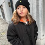 Stéphanie Clerbois Instagram - 🎨🎁JEU CONCOURS 🎁🎨 Tentez de remporter une veste entièrement personnalisée (dessin peint à la main👩🏻‍🎨) pour vous ou votre enfant.😍🥳 Pour pouvoir être tiré au sort, c'est très simple: -Abonnez vous à @speana et @lovelydev3.0 - Likez la photo. - Identifiez 3 personnes. -Partagez la publication en story public. Vous pouvez participer autant de fois que vous le souhaitez! Le gagnant sera connu et contacté par @speana ce dimanche 20 novembre à 20h!🎉🏆 Bonne chance😁🤞🏼🍀