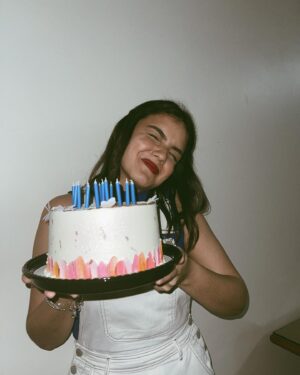 Stefany Vaz Instagram - e hoje meu pai me disse “você só faz 19 anos uma vez na vida” legal né, dizem que as outras idades também.