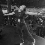 Stefany Vaz Instagram - A virada dos meus 20 anos foi na maior Dunamis Conference da história (até agora)! No meio do fire tunnel olhei para o relógio e já era 00:00, que privilégio começar uma nova era fazendo parte da história de Deus 🎯✨