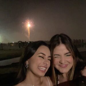 Stefany Vaz Instagram - 2023 estou animada pelas coisas que estão por vir. 
Ebenézer 🤍