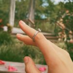 Stefany Vaz Instagram – ‭𝙼𝚊𝚝𝚎𝚞𝚜 𝟼‬‬:
²⁶Observem os pássaros. Eles não plantam nem colhem, nem guardam alimento em celeiros, pois seu Pai celestial os alimenta. Acaso vocês não são muito mais valiosos que os pássaros? ²⁷Qual de vocês, por mais preocupado que esteja, pode acrescentar ao menos uma hora à sua vida?

Se Ele cuida até dos pássaros, imagina eu que sou filha! Estou aprendendo a depender totalmente dEle, e é muito bom. Meu orgulho tem sido quebrado constantemente, mas como é incrível estar caminhando pra esse lugar de plenitude. Confiar e permanecer <3