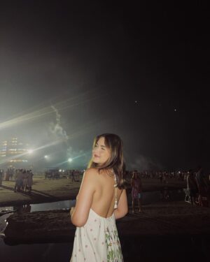 Stefany Vaz Instagram - 2023 estou animada pelas coisas que estão por vir. 
Ebenézer 🤍