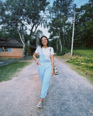 Stefany Vaz Instagram - sorrindo :D