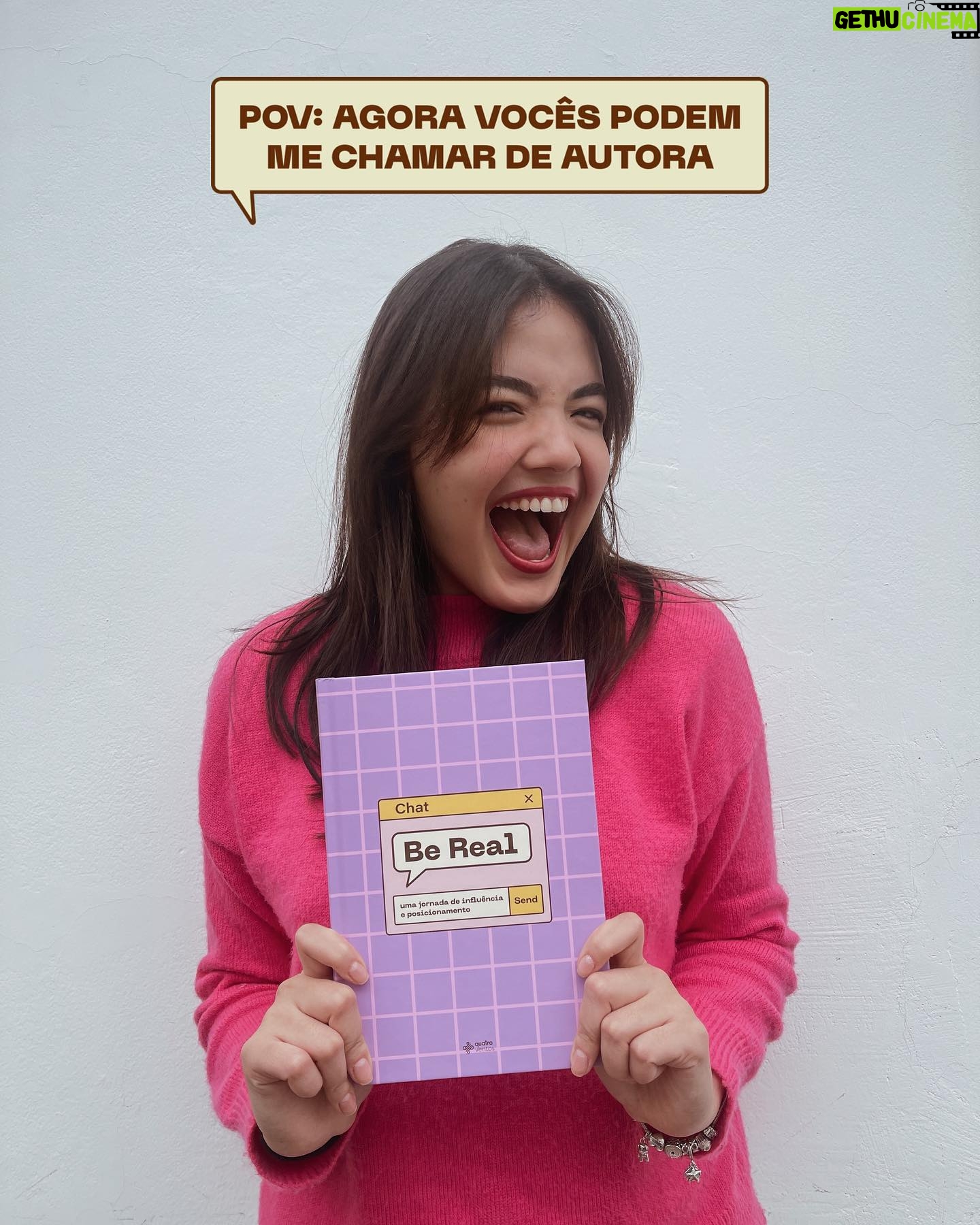 Stefany Vaz Instagram - Lançamento oficial - Journal BE REAL! 💜 @editora4ventos Nós entendemos que a verdadeira influência é aquela construída de forma sustentável e eterna, que aponta para Jesus, leva à salvação e discipula pessoas. E ela vai muito além das redes sociais… 🗣️📢 Foi para ajudá-la nesse processo que “Be Real: uma jornada de influência e posicionamento” foi escrito. Com este livro, que pode ser utilizado como journal ou diário, você terá acesso a textos biblicamente embasados, que irão guiá-la em sua rotina com diversos temas da cosmovisão cristã. 👀🌟 Ajustando o seu foco ao lado de Cristo, será mais fácil discernir se aquilo que vive e compartilha reflete o Evangelho. #bereal #berealchallenge #editora4ventos #lançamento #leitura #devocional #journal #identidade #influência #posicionamento