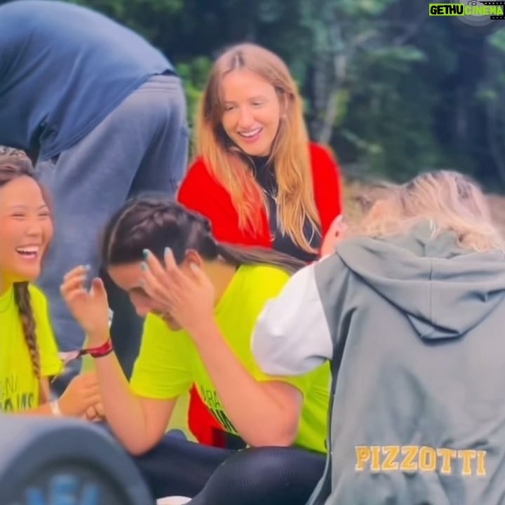 Stefany Vaz Instagram - Primeira maratona dunamis!! Conseguimos, foi uma batalha contra a própria mente mas como foi especial esse momento e já estou animada para a próxima 🏃🏻♀️ Obrigada as minhas líderes e amigas que me incentivaram tanto, vivi um romper. ps: “Never say never” era a soundtrack da minha cabeça