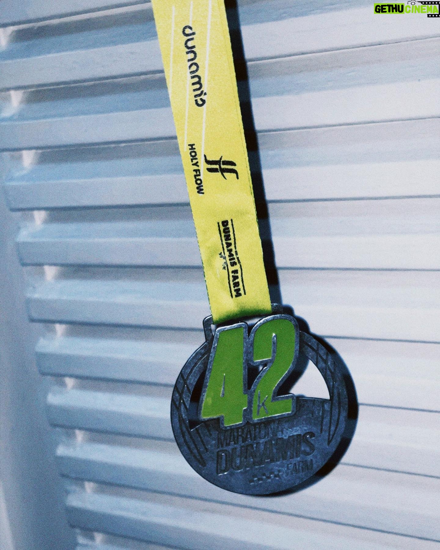 Stefany Vaz Instagram - Primeira maratona dunamis!! Conseguimos, foi uma batalha contra a própria mente mas como foi especial esse momento e já estou animada para a próxima 🏃🏻♀️ Obrigada as minhas líderes e amigas que me incentivaram tanto, vivi um romper. ps: “Never say never” era a soundtrack da minha cabeça