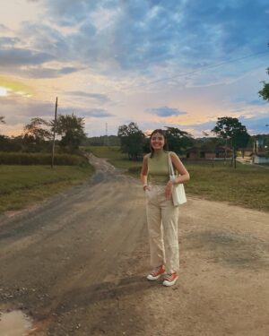 Stefany Vaz Instagram - essa estação mudou todas as outras