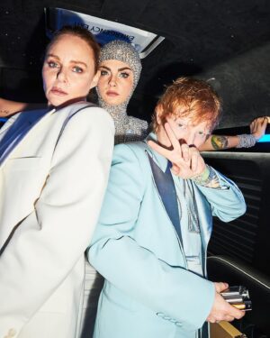 Stella McCartney Instagram - MET GALA: Behind the scenes with my #MetGala2024 gang, glowing like Stella stars in custom-made sustainable pieces and @VRAIofficial created diamonds... x Stella

VRAI’s pioneering process uses carbon from greenhouse gases to make its created diamonds, with each carat saving 143 lbs of carbon dioxide. Pairing innovation with craftsmanship, each stone is expertly cut and polished to the highest industry standards – placing them in the top 1% globally.
 Credits Photo: @WattsupPhoto Makeup: @PatMcGrathReal Nails: @KureBazaar Jewellery: @VRAIOfficial Hair: @TinaDidIt @DysonUSA @DysonHairPro  Transport: @Cadillac   #MetGala #CaraDelevingne #FKAtwigs #EdSheeran #InStella