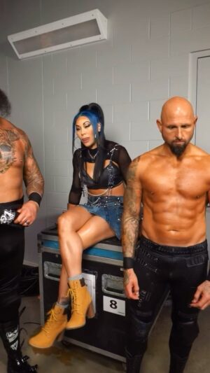 Stephanie Bell Instagram - Why is it the bad always get ahead??

@machinegunka 
@the_biglg 
@wwe 

#TheOc #Smackdown