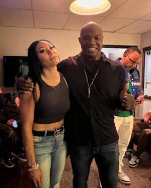 Stephanie Bell Instagram - So happy to celebrate the Guest of Honor @sheltyb803 at #Walemania 

#BenjaYim