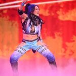 Stephanie Bell Instagram - Too Sweet Loyalty 🤘🏽 #WWE #WWERAW