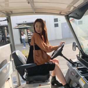Stephanie Lee Instagram - 뚱한 사하 😒
오늘도 스타트업 본방사수 아시죠? 
#스타트업#tvn#삼산텍#정사하