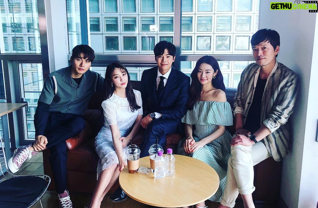 Stephanie Lee Instagram - #검법남녀 #family #🕵🏻♂️👩🏻⚖️👨🏻⚖️👩🏼🔬👨🏻⚕️