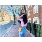 Stephanie Lee Instagram - Love being home ! (마스크는 사진 찍을때 잠시 가방에)