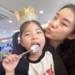 Stephanie Lee Instagram - 조카와 함께 어린이날 🩵 오구오구 잘먹어용 🍽️