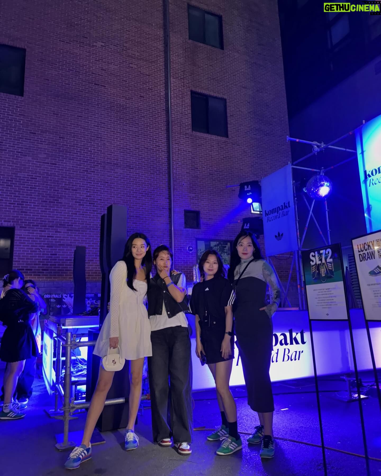 Stephanie Lee Instagram - #SL72 @originals_kr Last night was so funnnn🩵