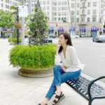 Stephanie Lee Instagram - #광고 벌써 크록스의 계절이 돌아오다니! 예쁘고 편한 샌들과 함께 여유 즐기기 ♥ #crocs #크록스 #브루클린로우웨지우먼 @crocskorea