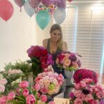 Stephanie Pratt Instagram - 😎ohhhh hey!! It’s my birthday 🎂!! I’ve had such a wonderful day🙏🏼 🌴☀️🌺👑🌈⭐️ thank you to my incredible friends for this beautiful celebration and always -thank you God for all of your blessings 🤩😍🥰🥳 I’m so happy to see you guys after my social media break 😱 spreading love and well wishes to all of you 🙌🏻😇 love, Steph