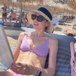 Stephanie Pratt Instagram - This is the first time I’ve gone to the beach without a fake tan 🙈