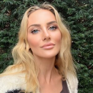 Stephanie Pratt Instagram - It’s been awhile… 💋