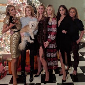 Stephanie Pratt Instagram - Happy birthday to my bestie @halle_hammond!! New friends are great… but the friends you’ve grown up with are not only family but the friends who you laugh the hardest with 🤪🥰❤️ I love you so much 👯‍♀️! #bff #sister #Oliver #Holdon #godmother