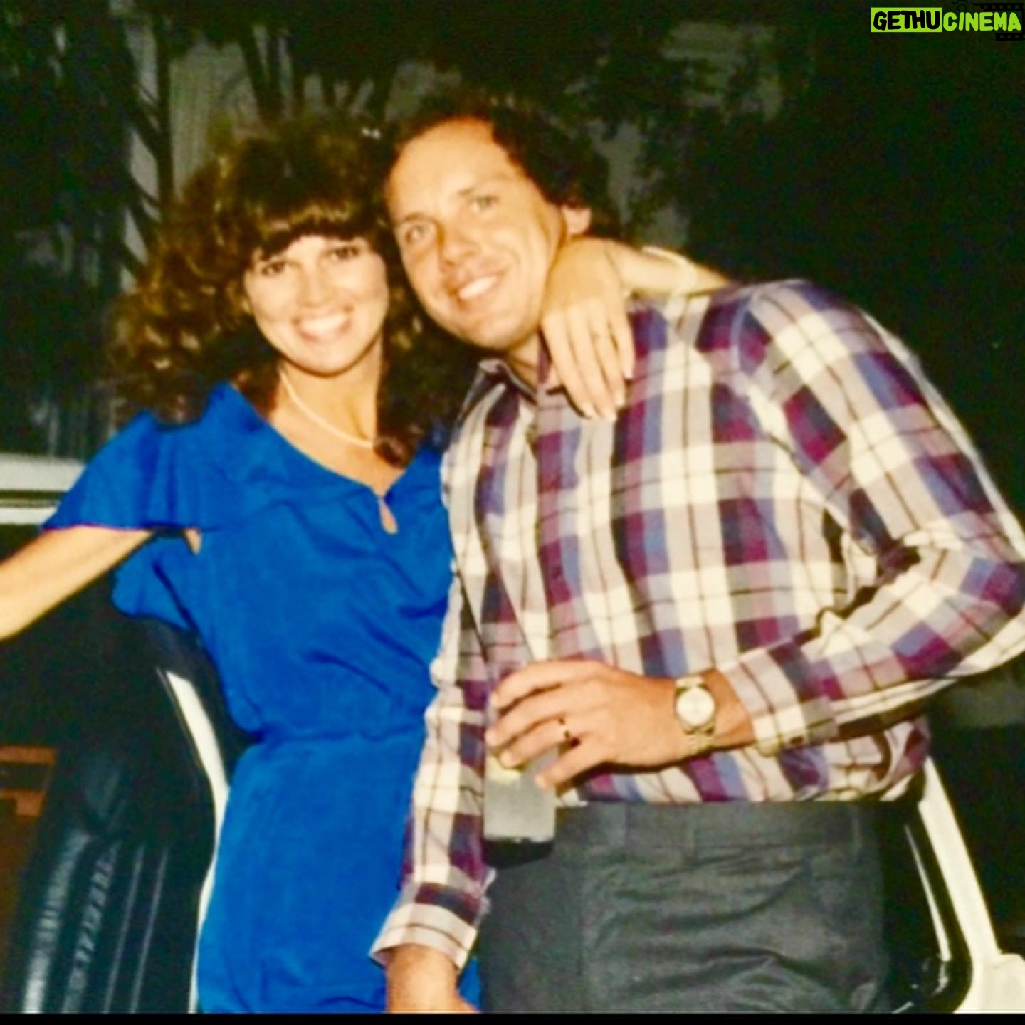 Stephanie Pratt Instagram - Happy 40th Anniversary to my mom & dad! 🥰 you guys were made for each other ❤️ best friends till the end ❤️! I also want to thank all of the 911 heroes & servicemen. My forever condolences to all of the victims. I’m grateful to live in a country where regular people can stand up and make a real difference 🙌🏻 I’m so proud to be an American. God bless our beautiful country 🇺🇸