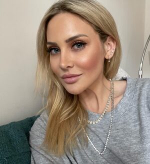 Stephanie Pratt Instagram - Hair chop today 💇🏼‍♀️