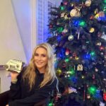 Stephanie Pratt Instagram - Merry Christmas you filthy animals 😘❌⭕️❌⭕️
