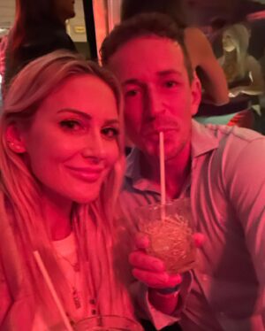Stephanie Pratt Instagram - I can’t think of a caption for all of these photos, because it literally was the BEST WEEKEND EVER!! I want to re-live it over and over again ✨🙌🏻🐎🥳💖🥰👯‍♀️🍝🥂🎉 so so so GOOD!! I met the most fabulous people, horses and puppies!! 🐶 💜. This trip was such a gift 💕 there was never a dull moment with @michaelamariewhitaker @georgewhitaker9 @chloeaston_official @dallamiresstables @_jasminesophie @richardmsquire @perdi.digby @hadleyclarke_20 @justinresnik 😇😍 (and their parents) 🤣😜. Prague here we come!!!! You better have cranberry juice!! 😅