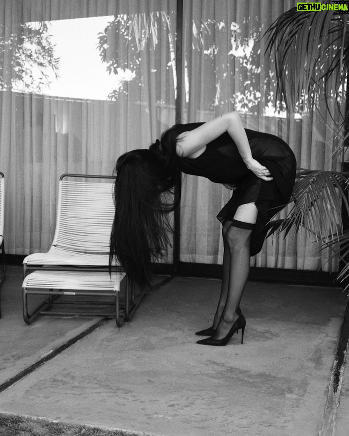 Stephanie Shepherd Instagram - upside down boy you turn me.