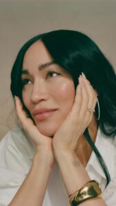 Stephanie Shepherd Instagram - “These everyday luxuries remind me that I don’t have to sacrifice style for sustainability. I can indulge in beautiful, ethically sourced jewelry while also supporting sustainable practices. Let’s continue to make choices for our planet without compromising on style or quality.” @steph_shep @futureearth #FutureisBrilliant #BrilliantEarth