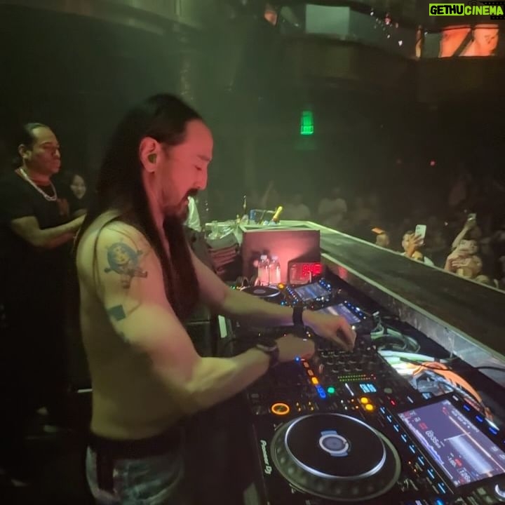 Steve Aoki Instagram - I haven’t been home in 3 days but coming back tomorrow. See u tonight @livmiami