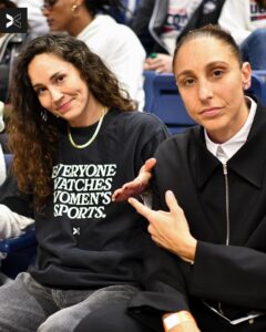 Sue Bird Instagram - Read it & weep 😏 The boss @sbird10 looks 🔥 in the Everyone Watches Women’s Sports Tee while sitting courtside with @dianataurasi, @jason_sudeikis, & @mrapinoe at the @uconnwbb x @ndwbb game. Head to the #linkinbio to preorder your merch! #togethxr #suebird #collegebasketball