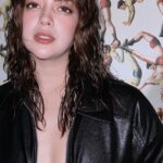 Sue Ramirez Instagram – Develop the quality of being unstoppable 🖤 

Happy weekend, everyone! 🤗