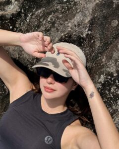 Sue Ramirez Instagram - Time to quiet the mind 😌🙏🏻🤍⏳🏔️✨ 📍 Gawahon, Victorias City