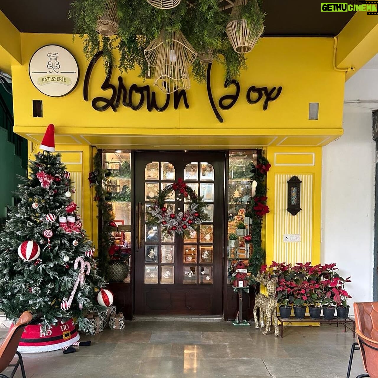 Suhana Khan Instagram - Had such a fun evening at @thebrownboxdelhi The cutest cafe with the bestt coffee ☕️🤎🥰