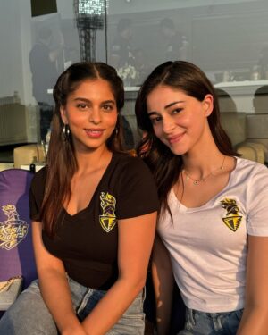 Suhana Khan Instagram - Winning at home 💜💜💜