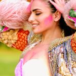 Sukriti Kakar Instagram - Happiest Holi, 2024 you keep getting better ❤️‍🔥🥹😍 Wearing @itsmahekamirpuri Styled by @pallakhshah Makeup @saniya.advani 📸 @sanjaydubeyphotography