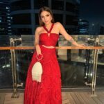 Sukriti Kakar Instagram - A moment in red ❤️ Outfit : @essrubypunitadua Jewels: @amrapalijewels Bag : @aclutchstory Styling : @aashnarekhi @chandnikhanna