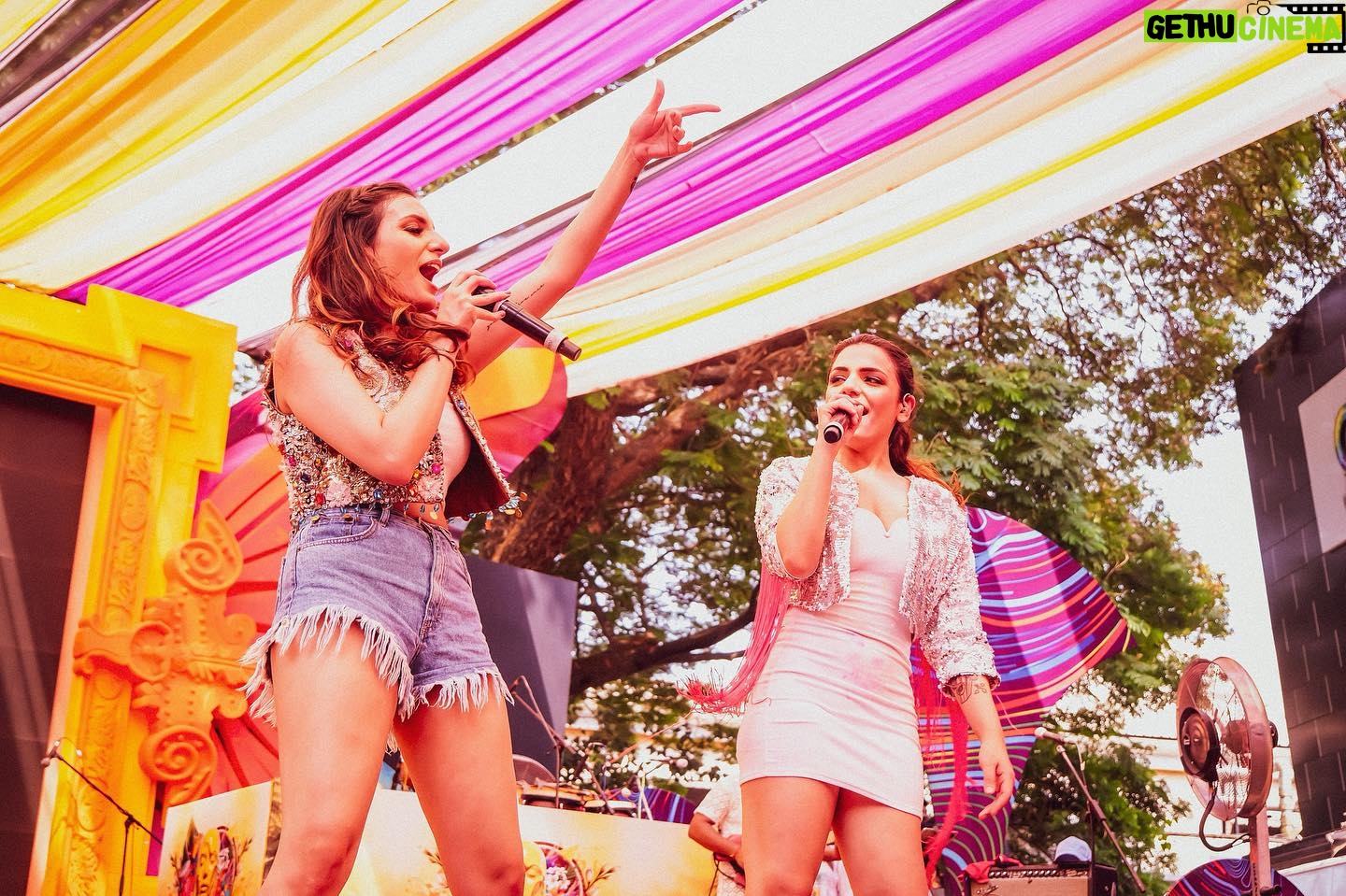Sukriti Kakar Instagram - GOA!!! You have us the HAPPIEST HOLI!!! My ears are still ringing from the madness!!! So special we’ll remember this Holi forever ❤️ Thank you for the best memories! Love, SuPra 😘