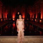 Sukriti Kakar Instagram - A magical night at @anantaraqasralsarab 😍 Wearing @revolve from @nykaafashion 🤍