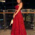Sukriti Kakar Instagram - A moment in red ❤️ Outfit : @essrubypunitadua Jewels: @amrapalijewels Bag : @aclutchstory Styling : @aashnarekhi @chandnikhanna