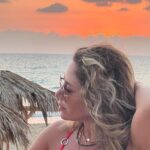 Sulafa Memar Instagram - Summer vibes 💗 #sulafamemar #sulafa_memar #summer #summervibes #sunset #explore #سلافة_معمار #اكسبلور