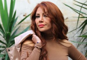 Sulafa Memar Instagram - وابتدأت حكاية سكر بنت الحياة..

مسلسل #ولاد_بديعة يومياً على قناة #MBCDrama الساعة الواحدة ظهرا و يعاد الساعة السابعة مساءا بتوقيت السعودية 
وعلى منصة #شاهد طيلة شهر رمضان المبارك 🌙 

Photo Credits:
@hala.mkhis 
@morhafkiwanph 

#سلافة_معمار | #sulafamemar