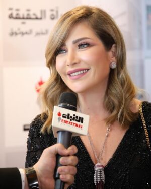Sulafa Memar Instagram - @alanbanews 2020
.
Special thanks 💕
@khawatem.art.and.jewelry 
@brigittebeautys 
@samgostanian 
@timas.agency 
#SulafaMemar #AlAnbaNews #Syria #Kuwait #سلافة_معمار #جريدة_الأنباء
