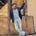 Suniel Shetty Instagram - Food water denims …essentials of life 💙