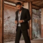 Suniel Shetty Instagram - Inhale Fashion. Exhale Style Get your Style Yoga on!!!