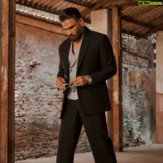 Suniel Shetty Instagram - Inhale Fashion. Exhale Style Get your Style Yoga on!!!