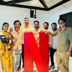 Sunil Grover Instagram – Netflix   trending globally = party 🎉🥂

#celebrations #thegreatindiankapilshow ❤️