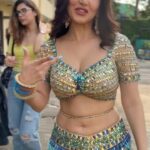 Sunny Leone Instagram - Guess who is the Cinderella of my team 😂😂 P.s: The correct answer to my WhatsApp channel question is : Mera Piya Ghar aaya 2.0 Follow my WhatsApp channel for latest updates!